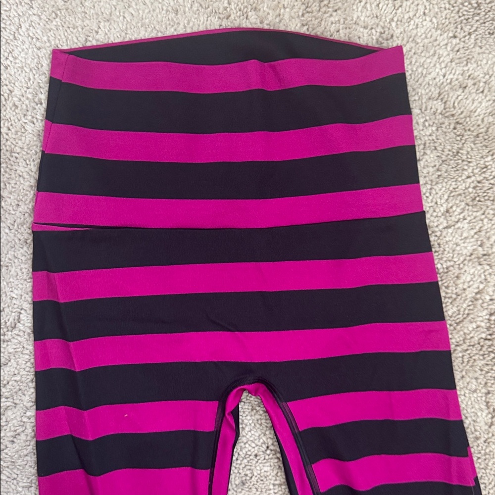 K-Deer Laura Ombré Signature Stripe Full Length Leggings size Small - Picture 4 of 7